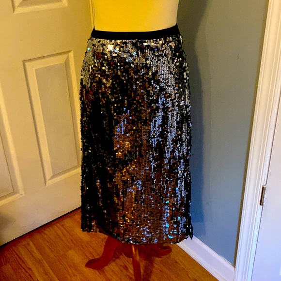 Nine & Co. Dresses & Skirts - NWT Nine West Sequin side slit midi form fitting skirt